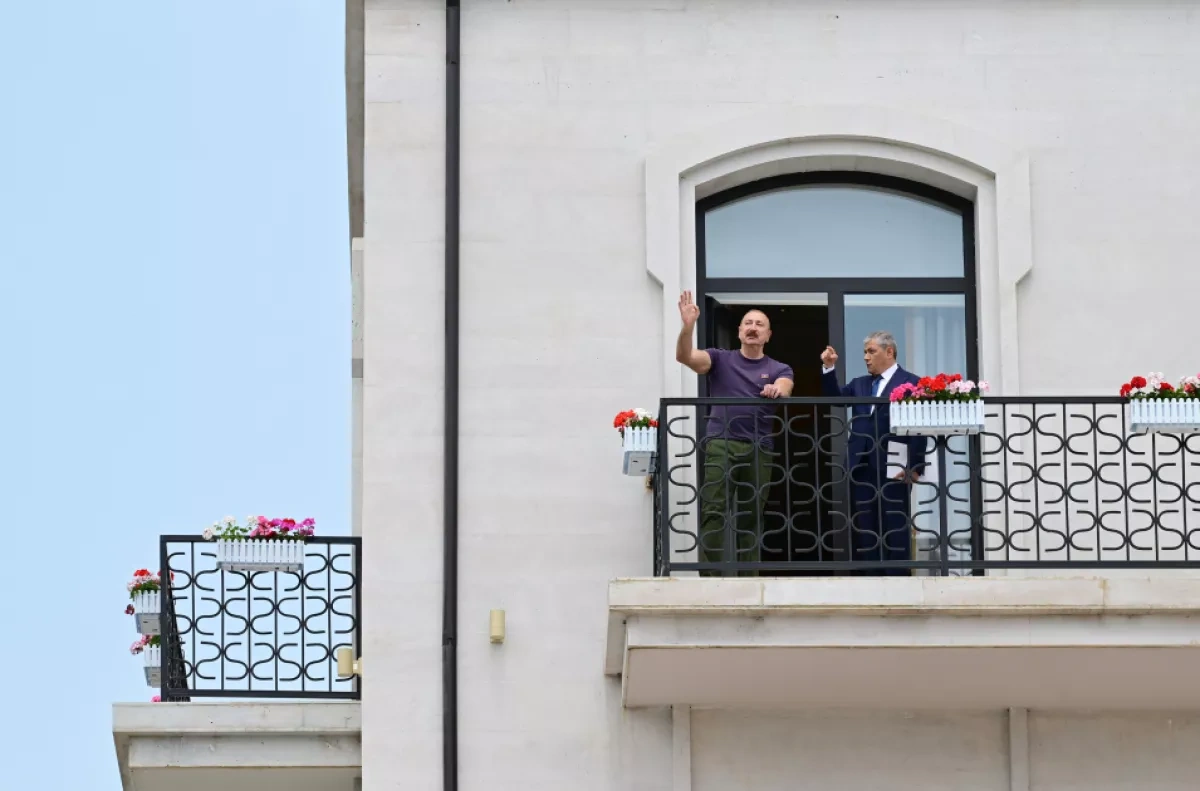 Azerbaijani president reviews construction works on Shusha's Garabagh Street PHOTO