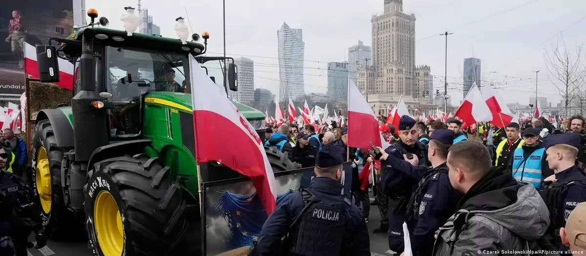 Polish farmers rise against MERCOSUR Tractors vs. Brussels
