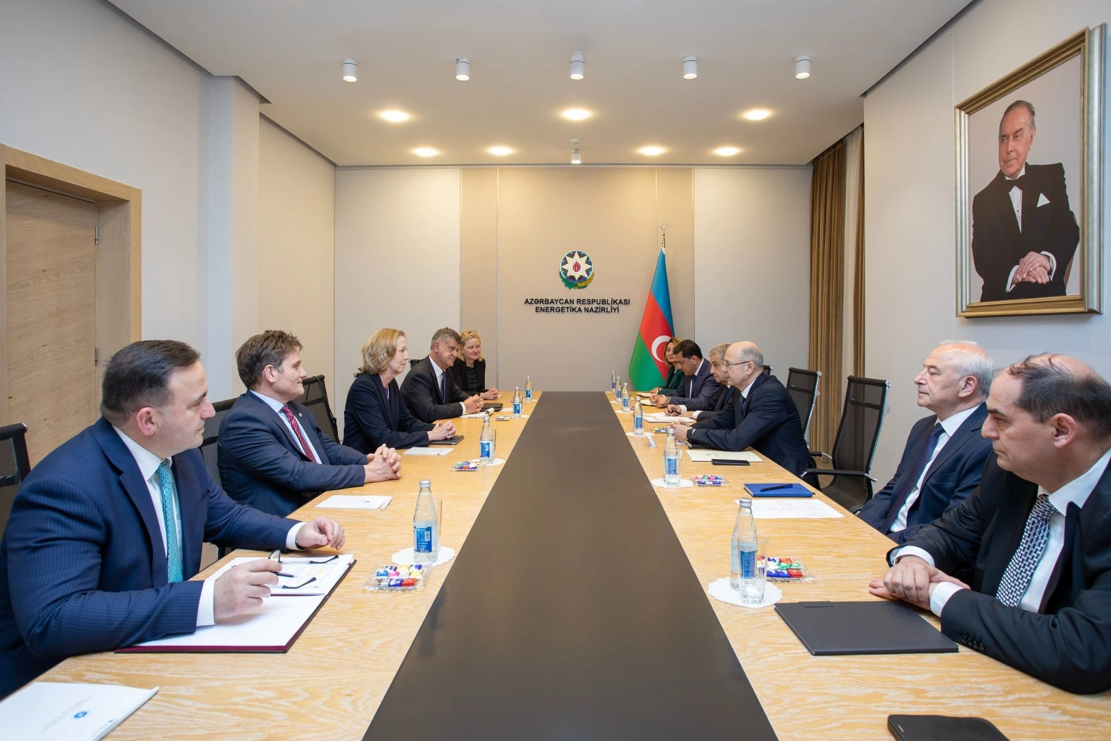 Azerbaijan and bp discuss expansion of strategic energy partnership