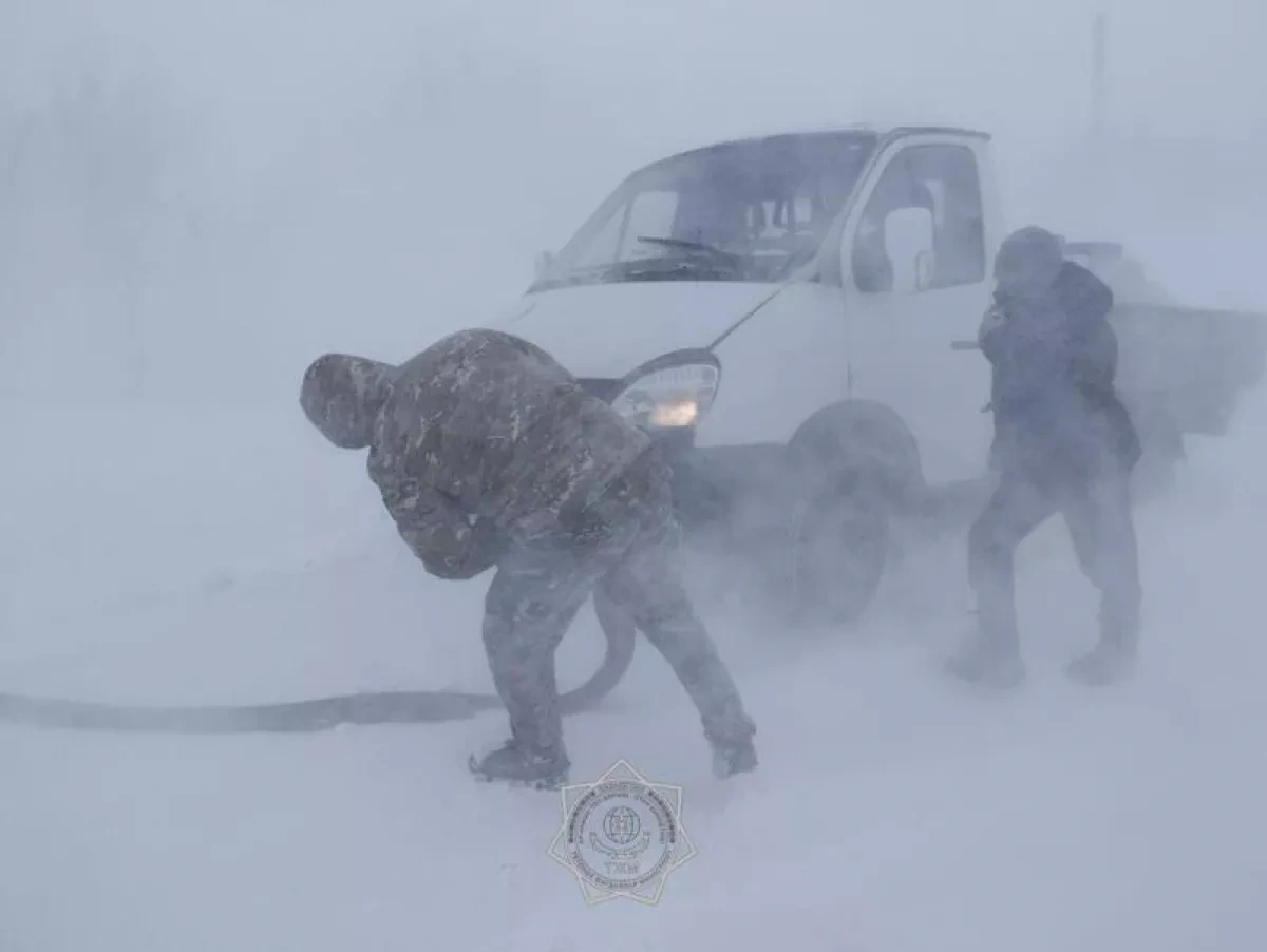 Kazakhstan rescues 145 people stranded by snowstorm Over past 10 days / photo
