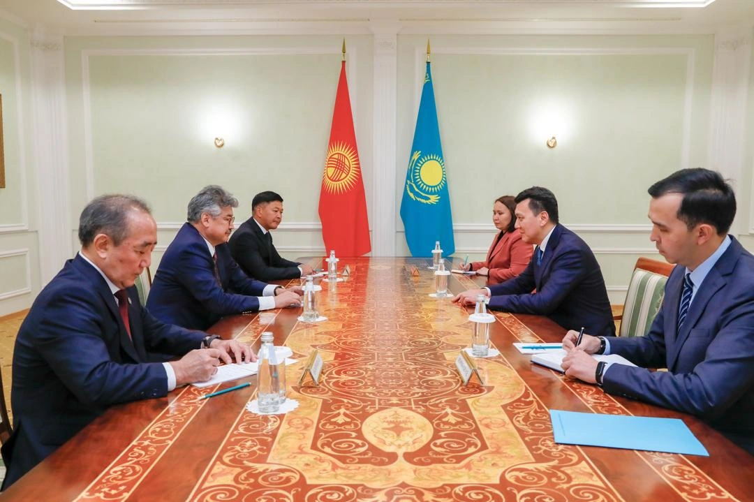 Kyrgyzstan, Kazakhstan discuss further strengthening of bilateral relations