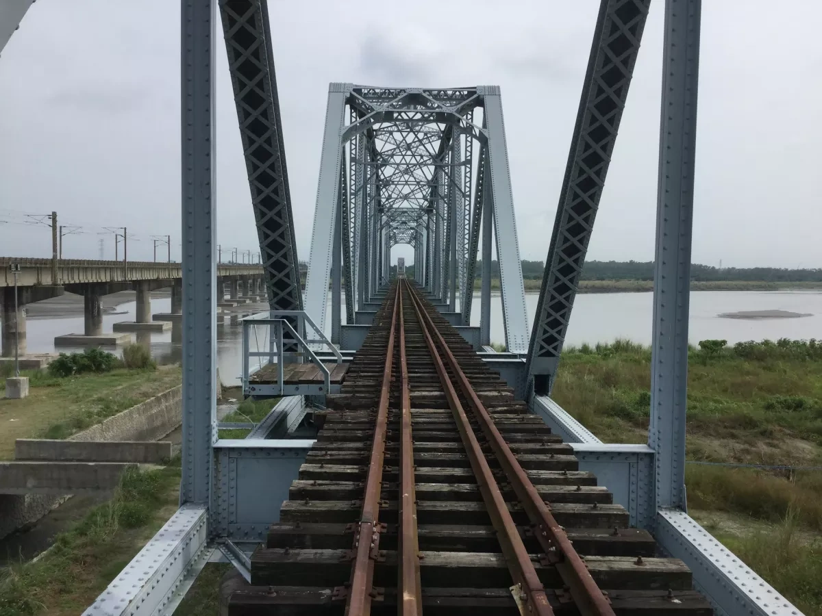 Iran repairs damaged railway bridge in under 40 hours following airstrike