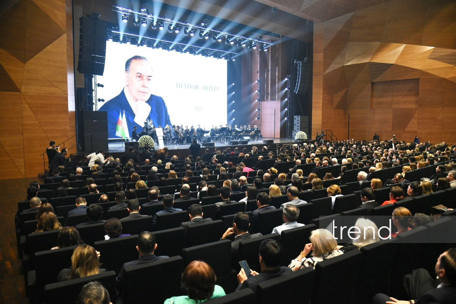 Baku hosts event dedicated to memory of National Leader Heydar Aliyev, organized by Confederation of Trade Unions of Azerbaijan (PHOTO)