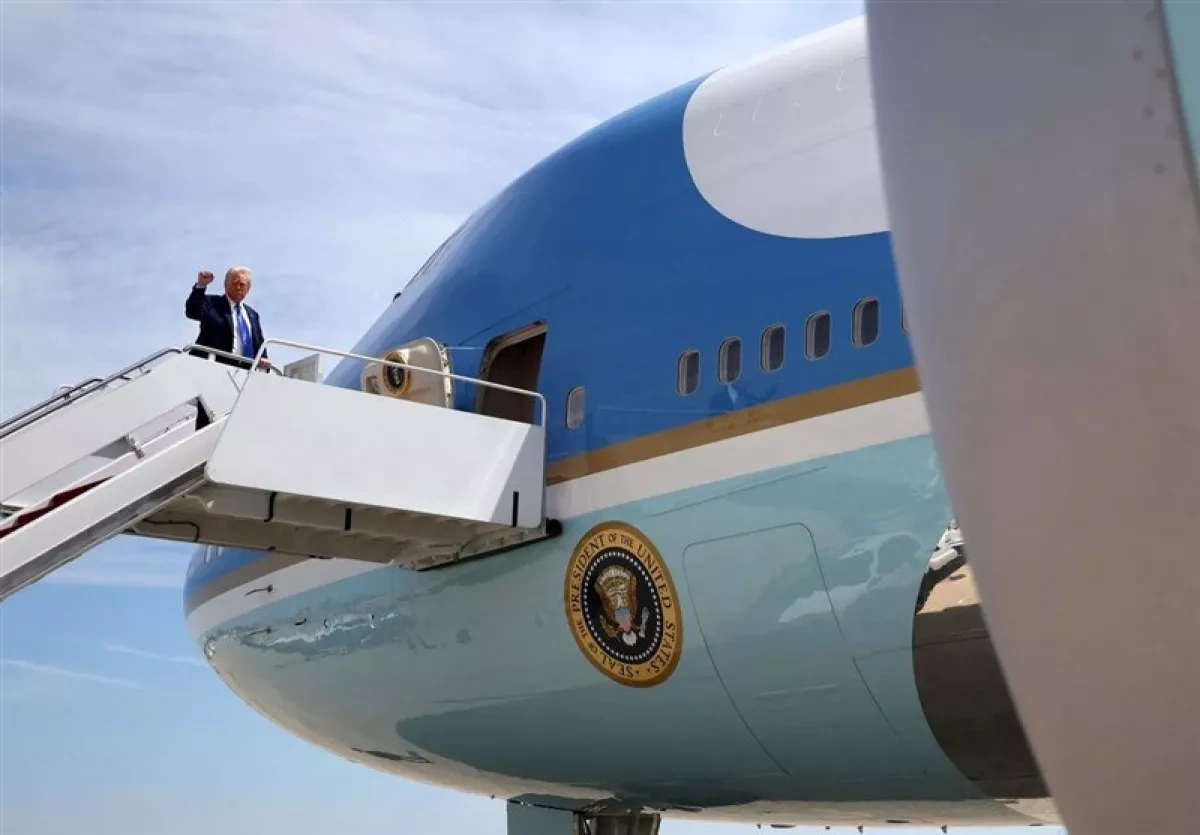Trump heads to Florida for talks as Ukraine delegation arrives in US