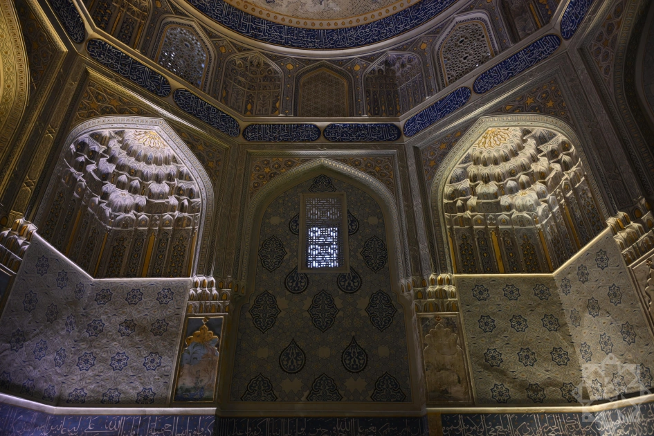 Azerbaijani journalists visit Shakhi Zinda memorial complex in Samarkand (PHOTO)