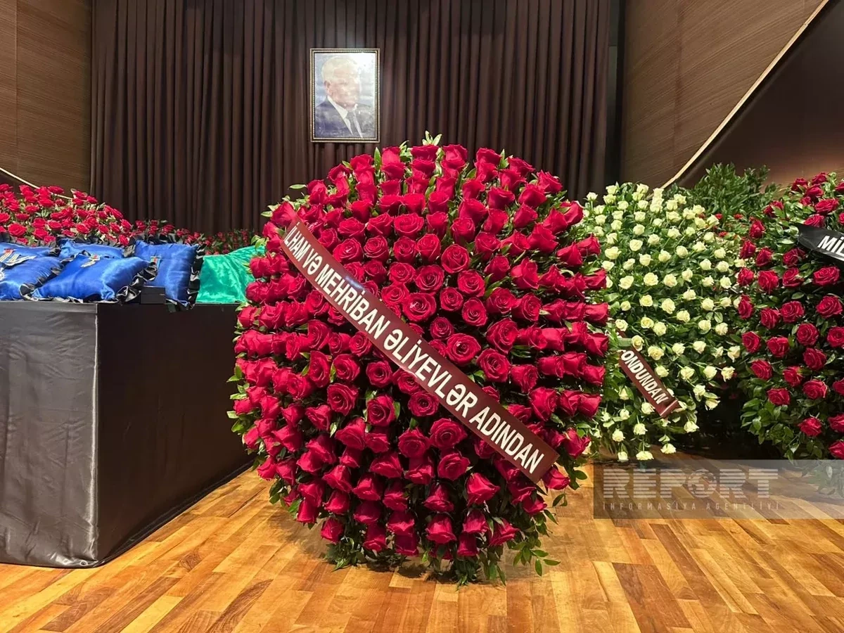 President Aliyev honours renowned poet with wreath at farewell ceremony PHOTO