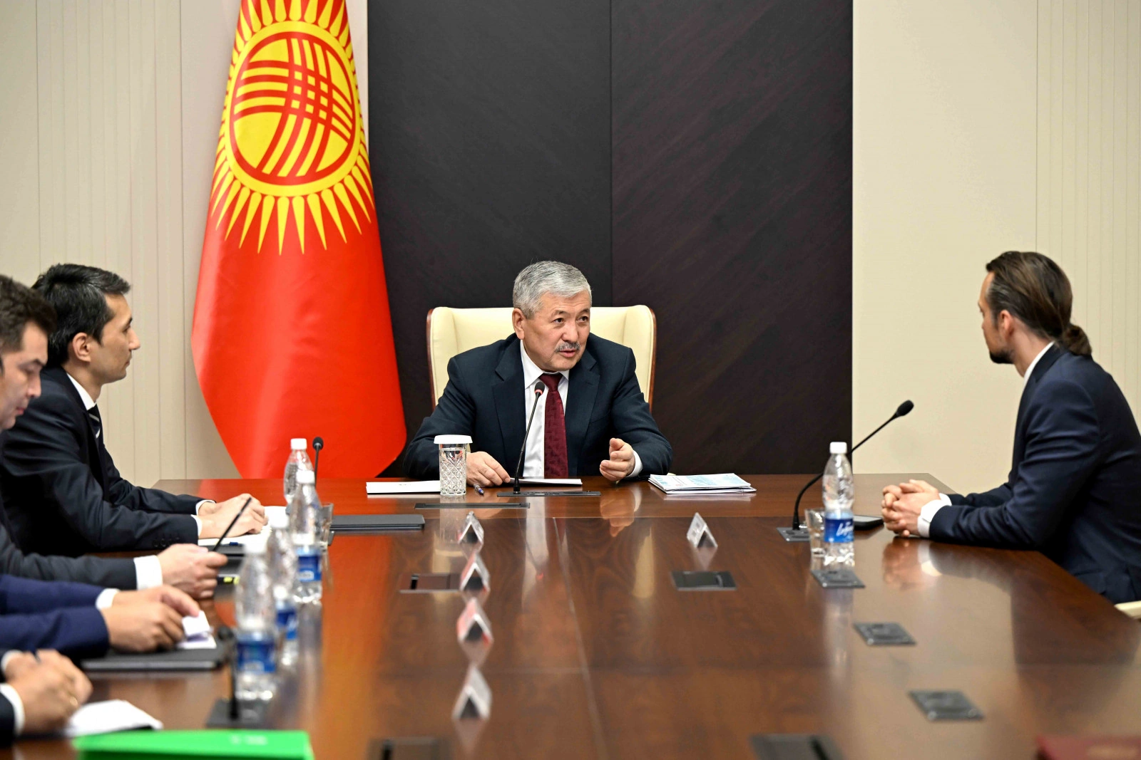 Kyrgyzstan discusses access to global capital markets with Oppenheimer Europe