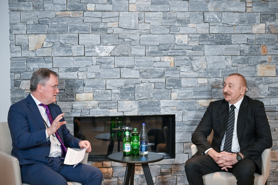 President Ilham Aliyev meets with CEO of Vitol in Davos