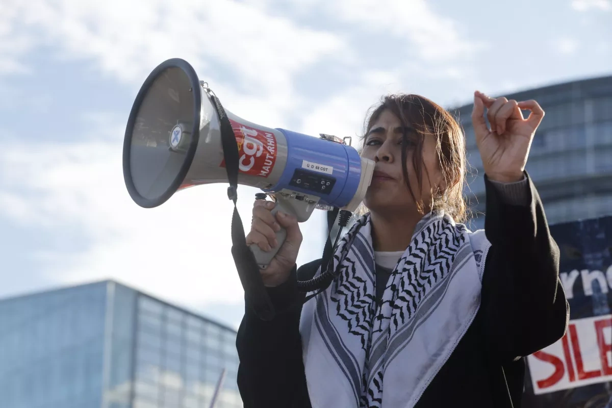 French MEP held in police custody over terror glorification probe