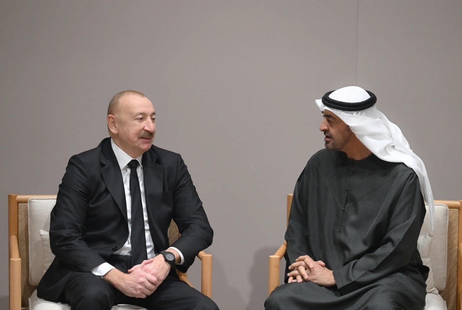 President Ilham Aliyev meets with President of United Arab Emirates in Abu Dhabi (PHOTO)