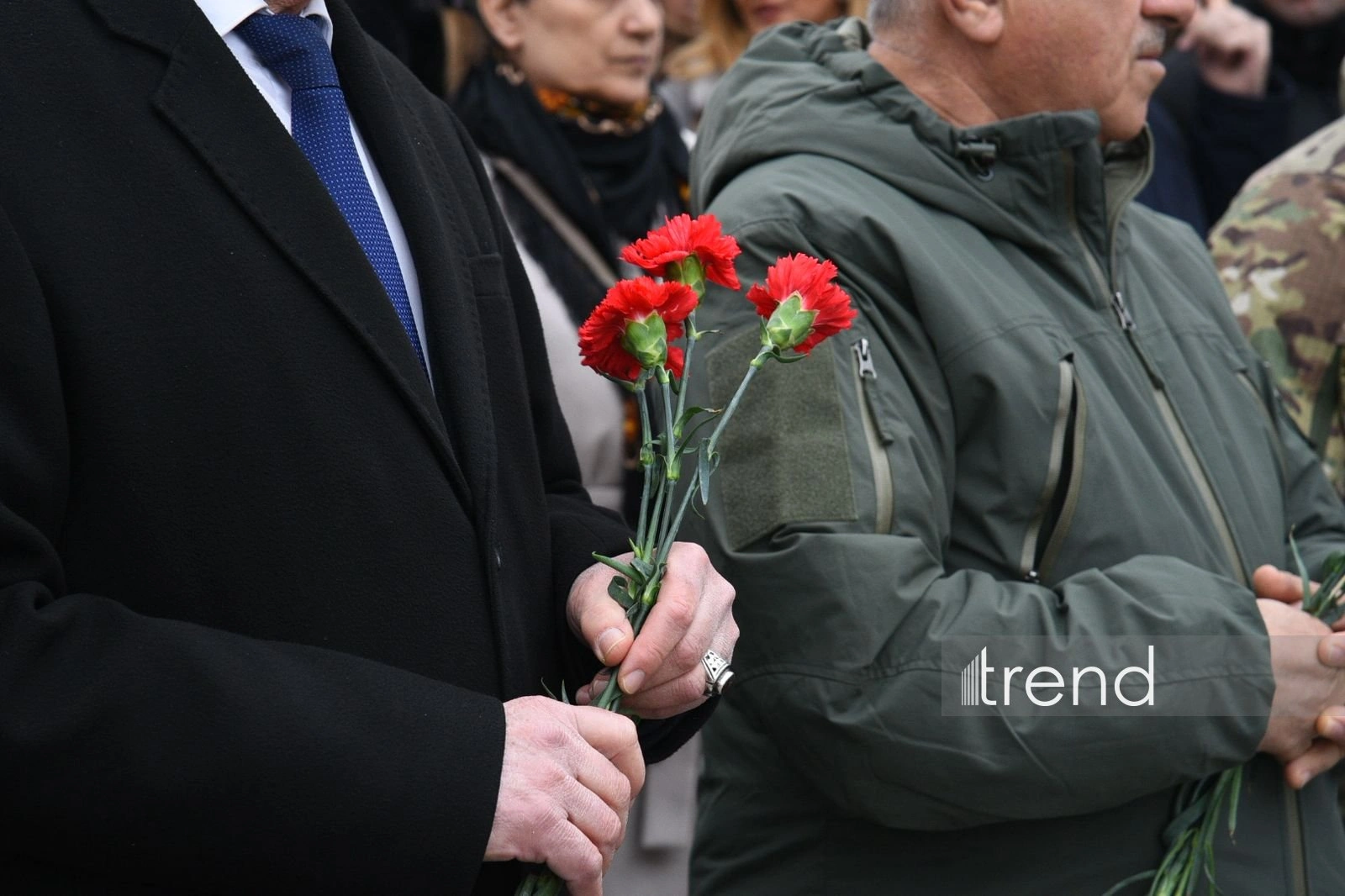 Azerbaijani people visit "Mother's Cry" monument on 34th anniversary of Khojaly genocide (PHOTO)