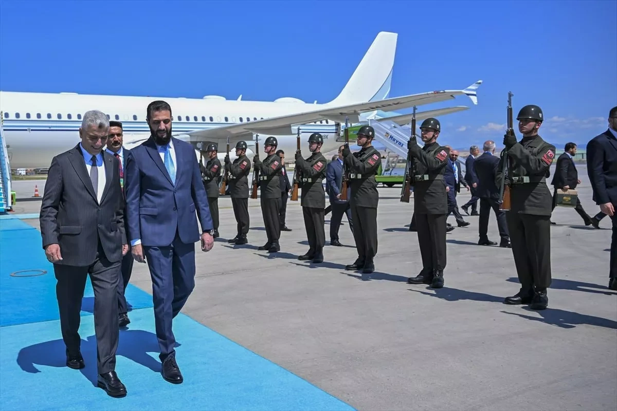Syrian president arrives in Ankara for NATO summit PHOTO