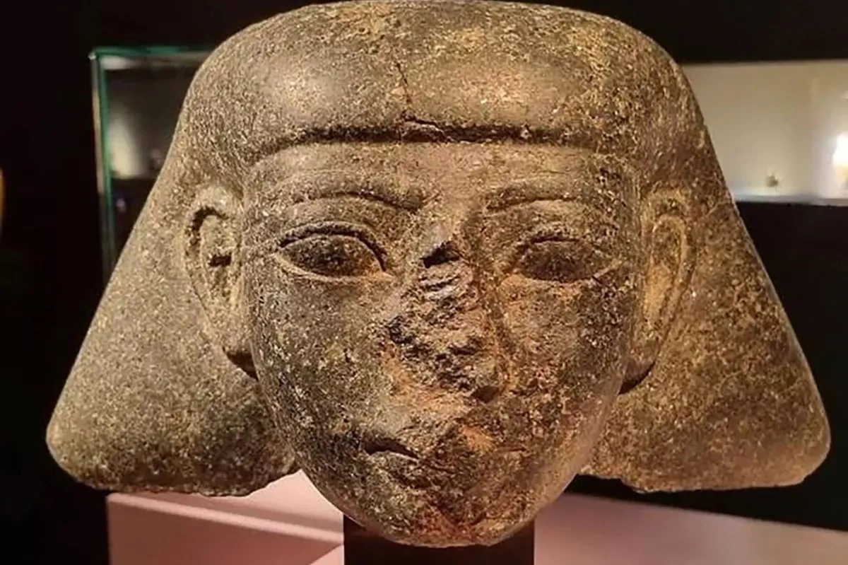 Netherlands returns 3,500-year-old looted Egyptian sculpture
