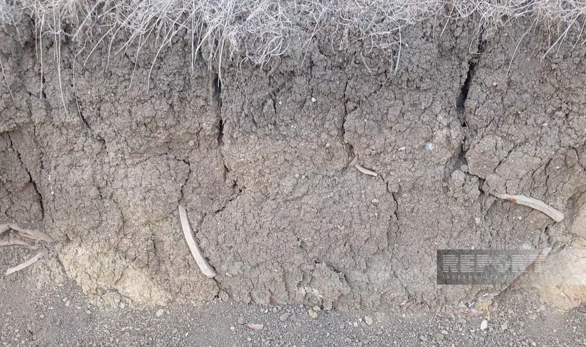 Bronze Age pottery found during roadworks in Azerbaijan’s south PHOTO