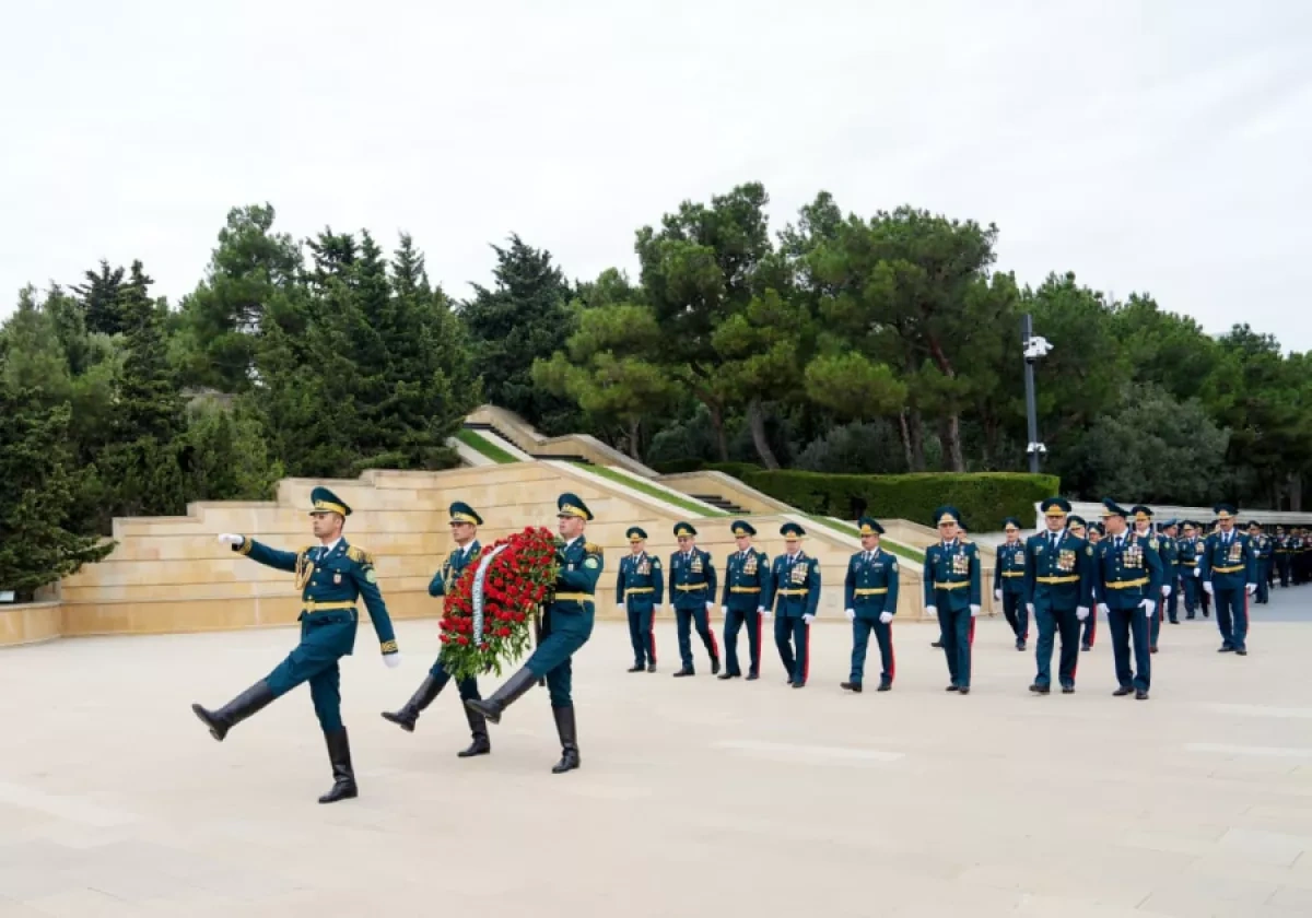 Azerbaijan’s border service leadership honours Heydar Aliyev’s memory PHOTO