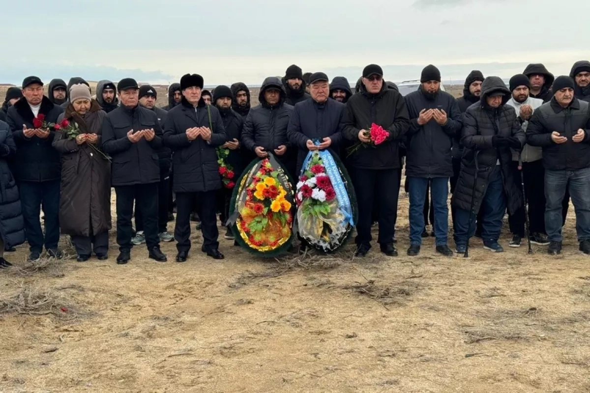 Kazakhstan's Aktau commemorates AZAL crash victims in anniversary gathering PHOTO