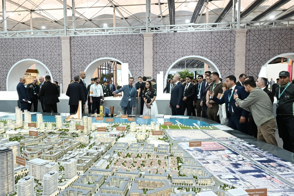 Heydar Aliyev Foundation VP Leyla Aliyeva and Head of Baku Media Center Arzu Aliyeva visit Urban Expo exhibition (PHOTO)