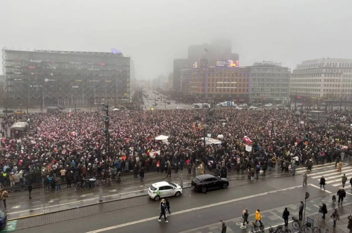 Greenlanders take to streets against Trump’s "purchase" plan VIDEO