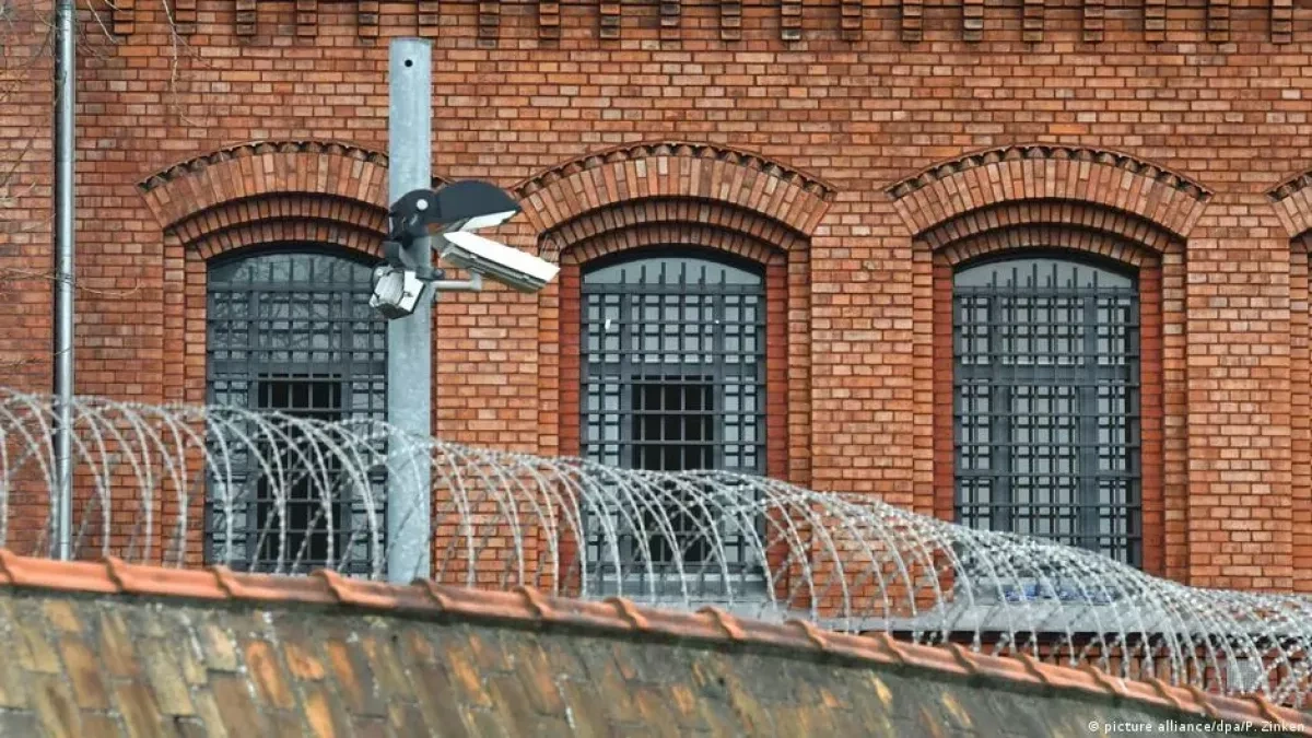 Police raid German jail over suspected inmate uprising plan