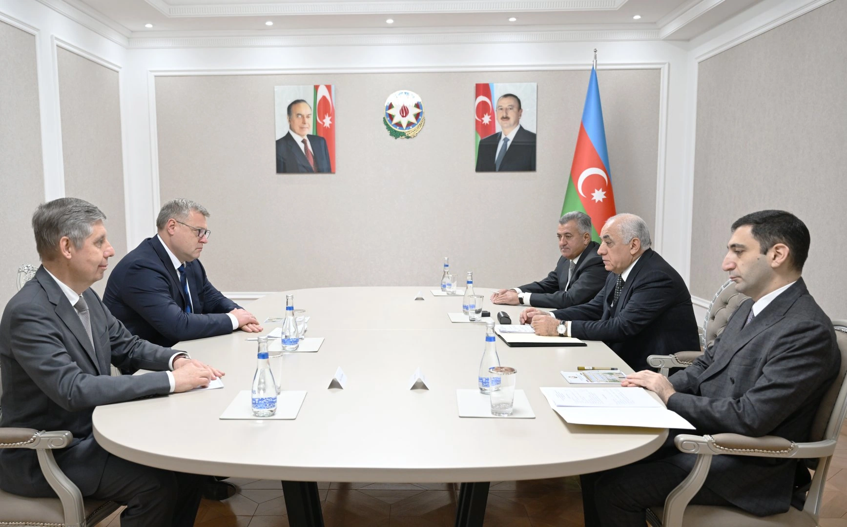Azerbaijani PM debates economic and humanitarian co-op with Russia's Astrakhan governor