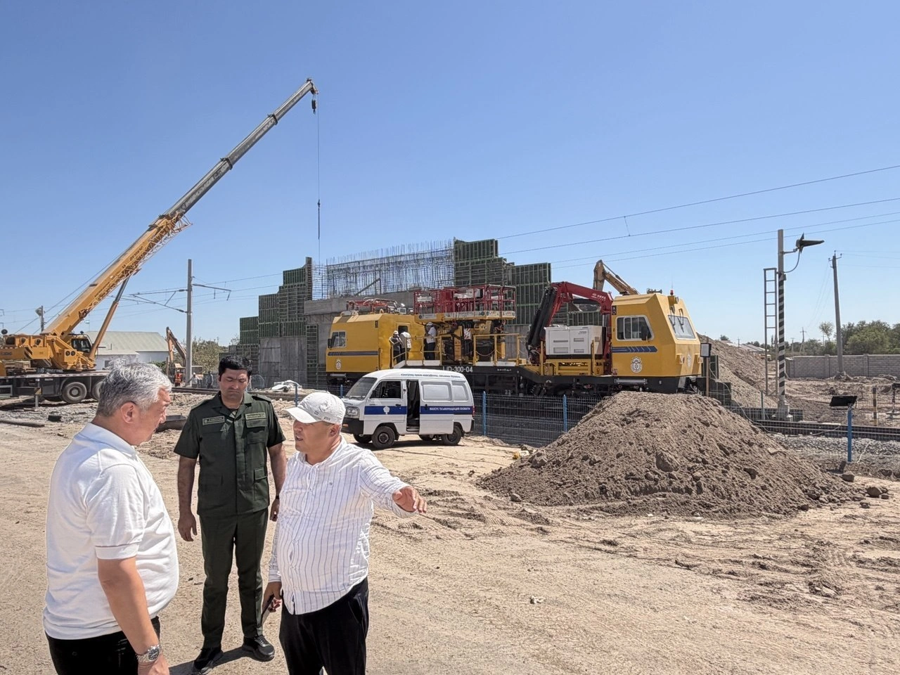 Uzbekistan reviews progress on 35-km Urgench-Khiva toll road