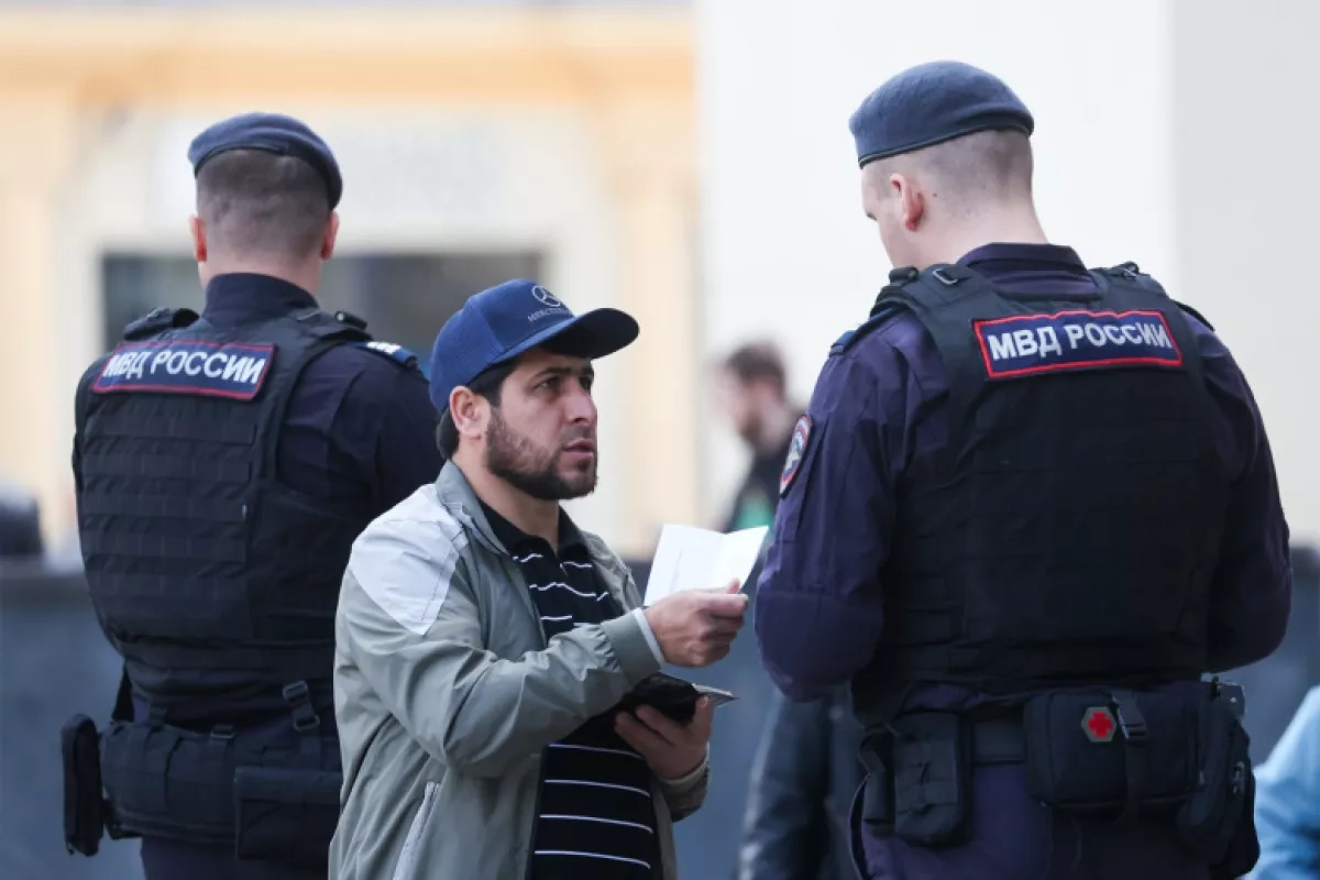 Hundreds detained as Moscow police launch major migrant crackdown