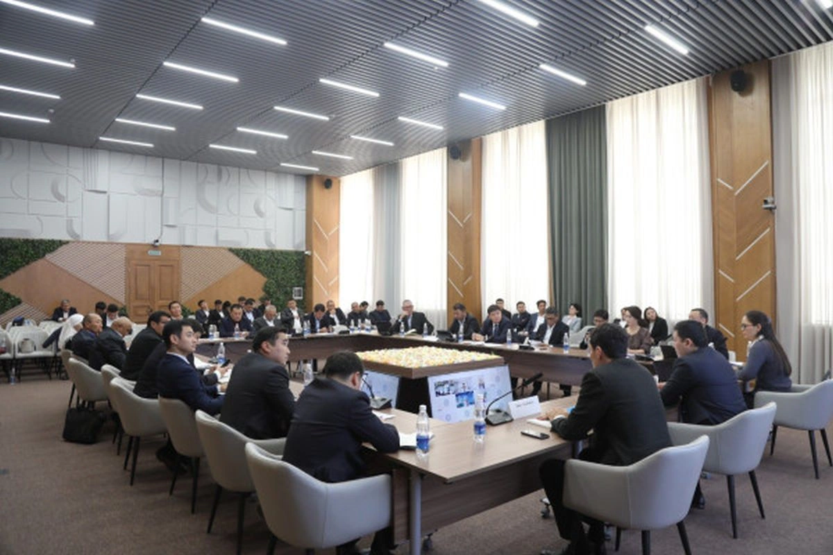 Kyrgyzstan, EBRD review investment projects across six sectors