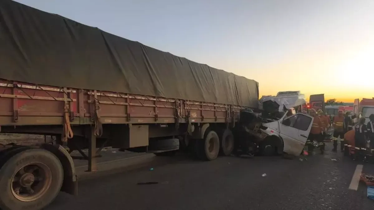 Deadly road accident in Brazil leaves five dead, eleven injured PHOTO