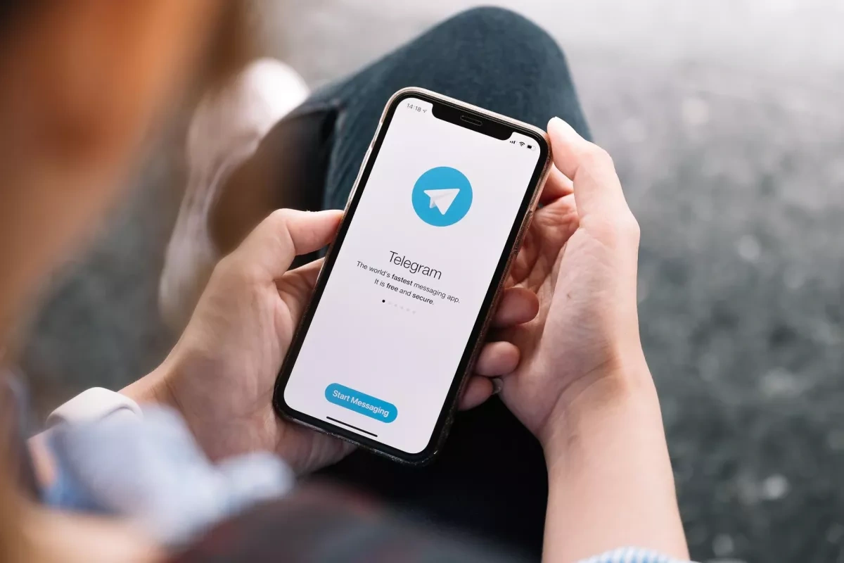 Russia fines Telegram for alcohol sales ads, LGBT content