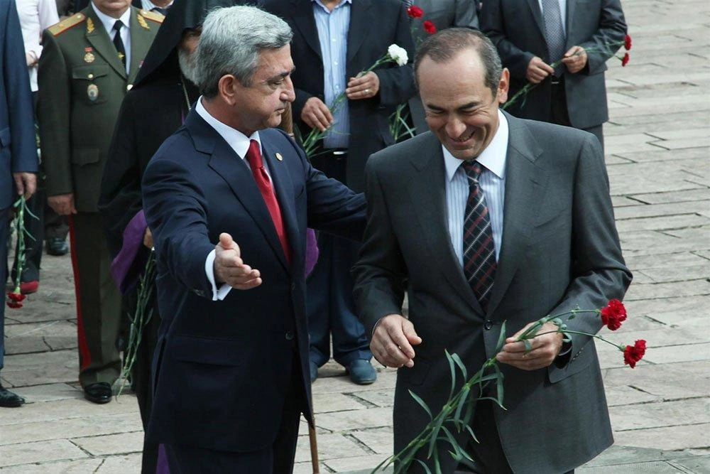 Between peace and “miatsum” The political battle for Armenia’s future
