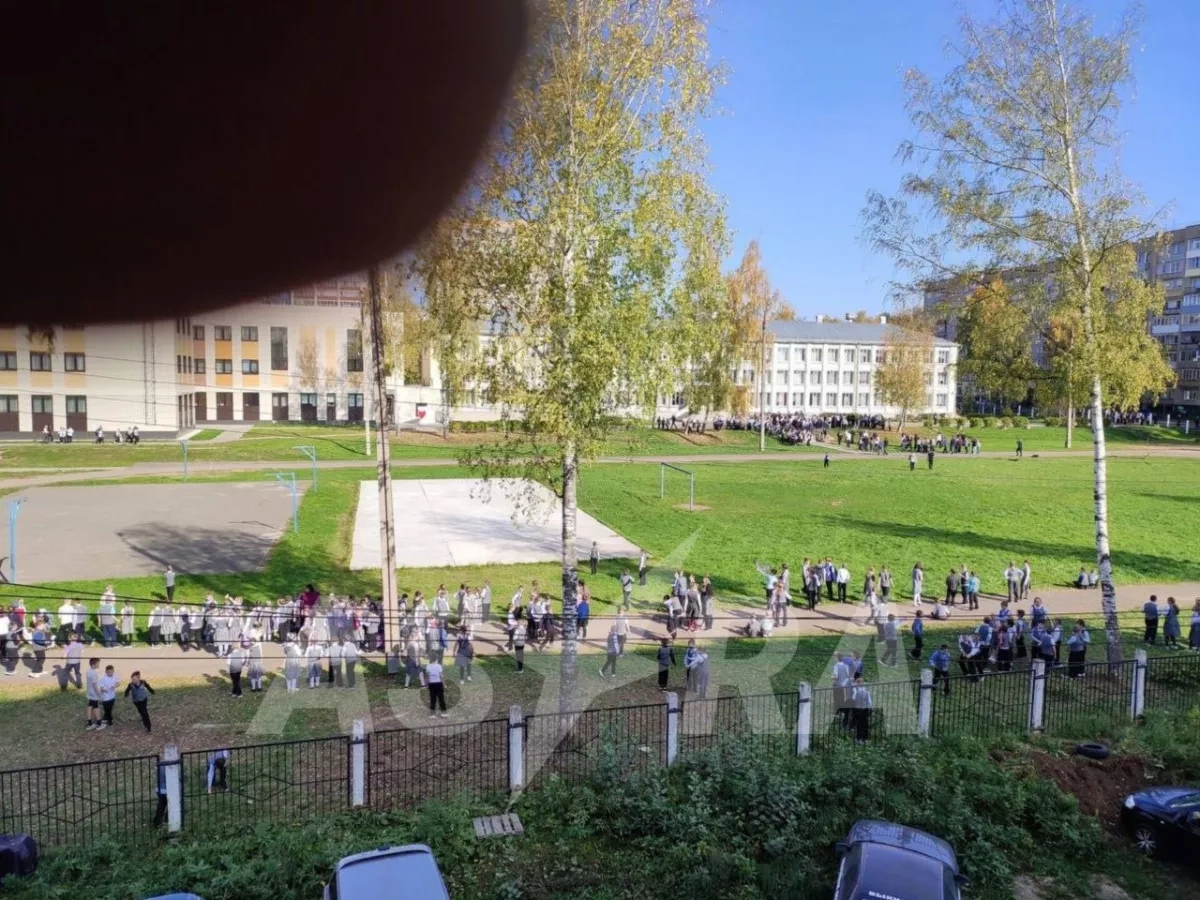 Mass evacuations hit Russian universities after bomb threats VIDEO