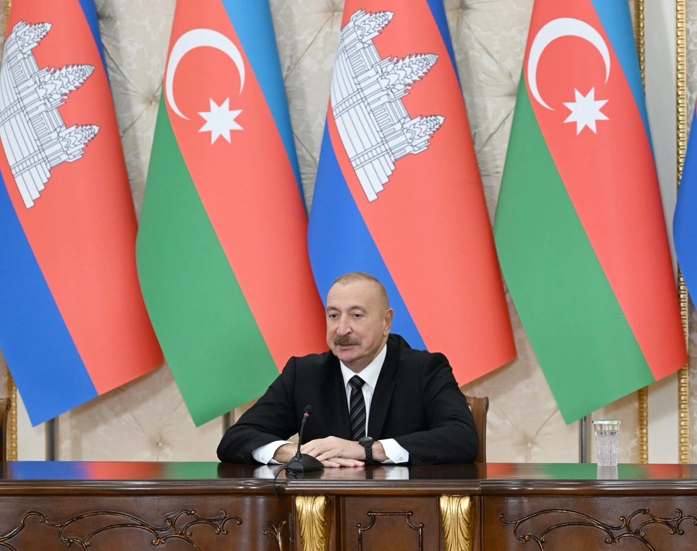 President Ilham Aliyev and Prime Minister of Cambodia make press statements (PHOTO)