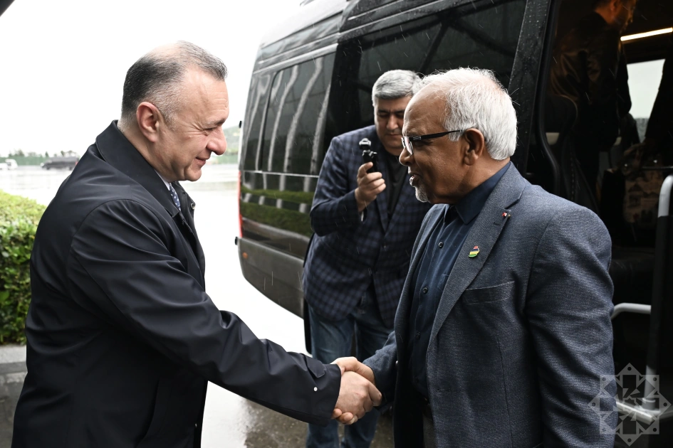 President of Mauritius arrives in Azerbaijan for WUF13 (PHOTO)