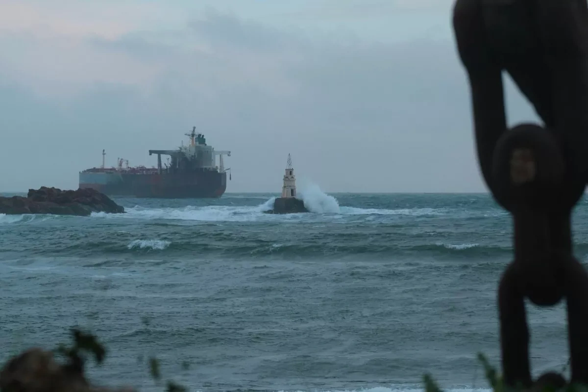 Tanker Kairos drifts for fifth day off Bulgarian coast after drone strike