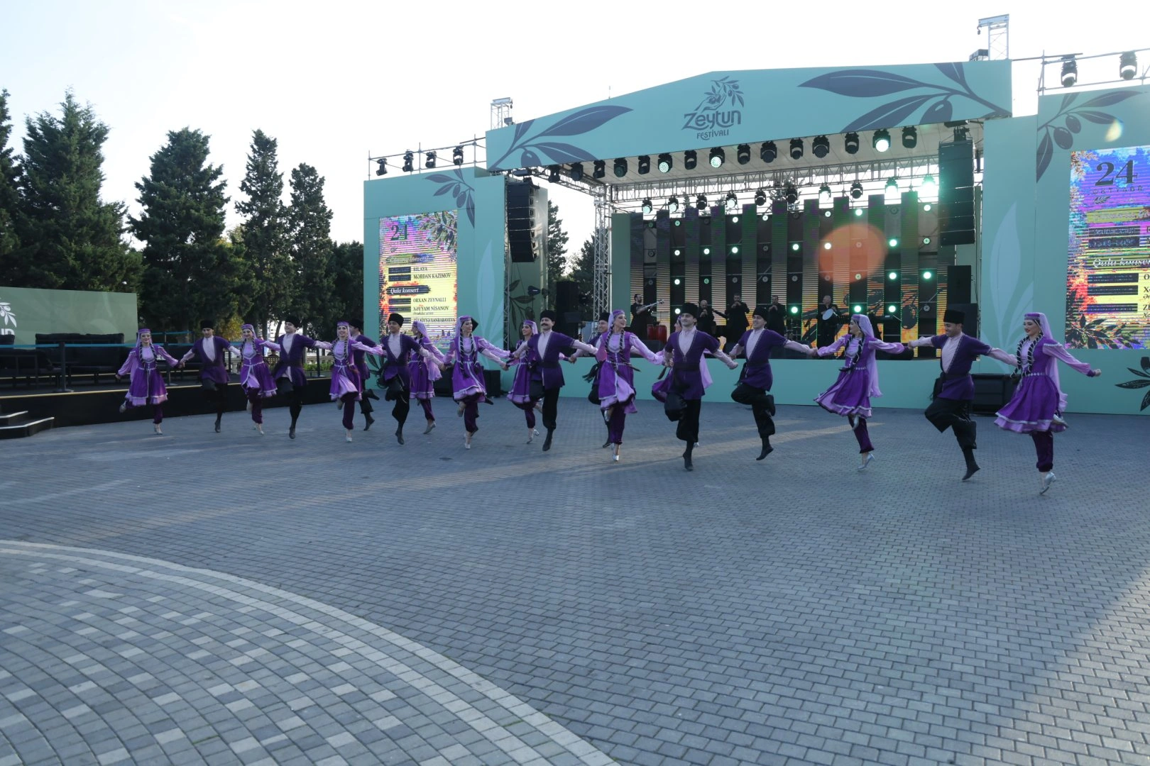 Olive Festival continues in Baku with rich musical program (PHOTO)