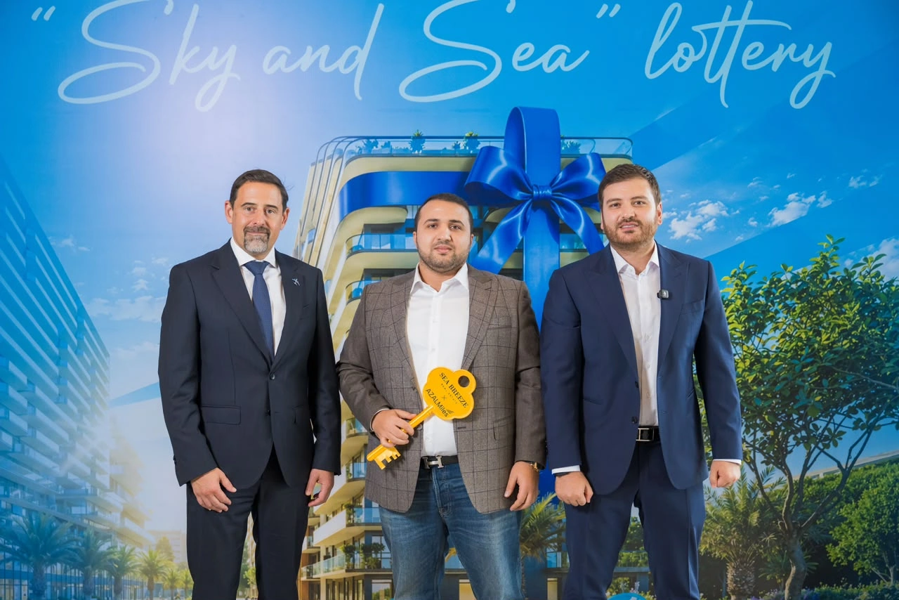 Azerbaijan Airlines and Sea Breeze announce 100 winners of joint lottery (PHOTO)