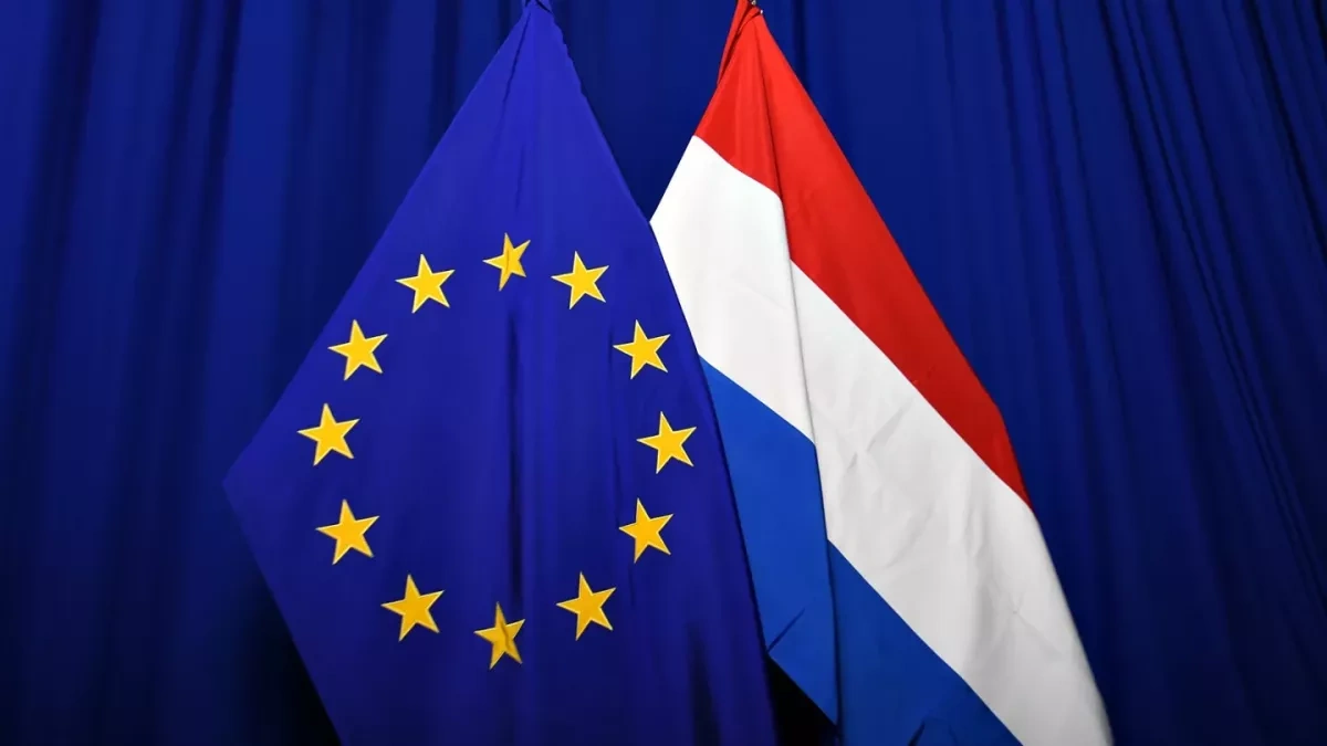 Dutch authorities seek EU reinforcements as fires spread nationwide