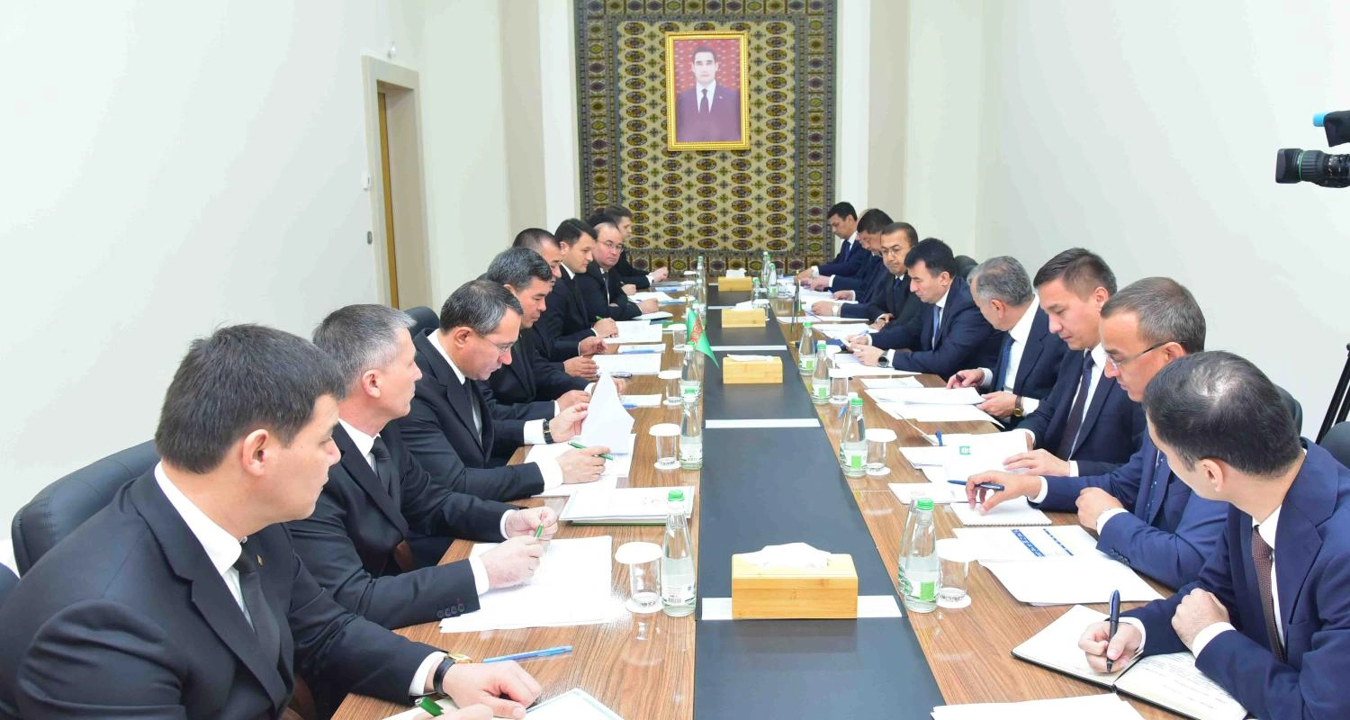 Turkmenistan, Uzbekistan hold business council meeting