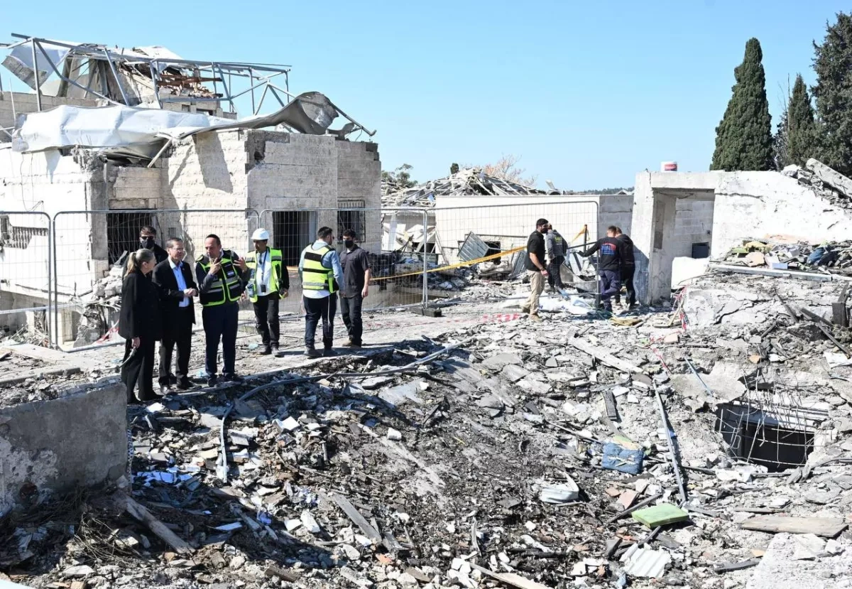 Israeli president visits Beit Shemesh after deadly rocket strike PHOTO