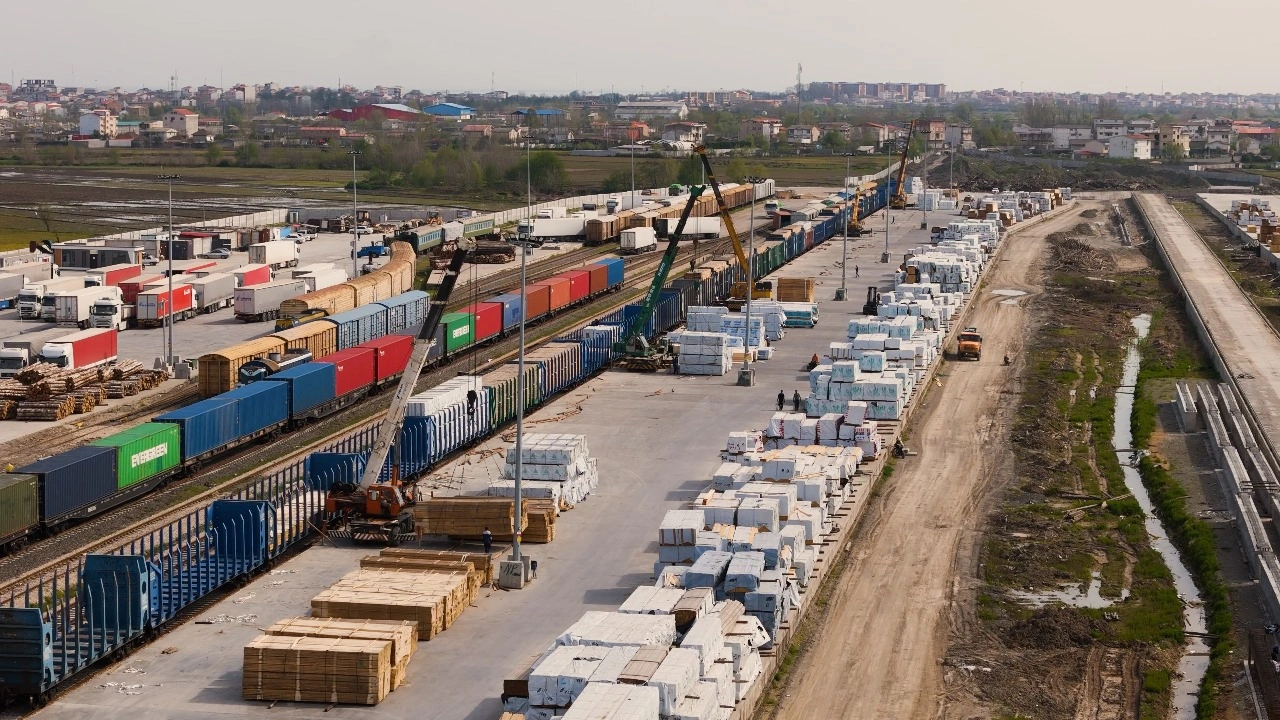 Azerbaijan Railways increases transportation volume in March