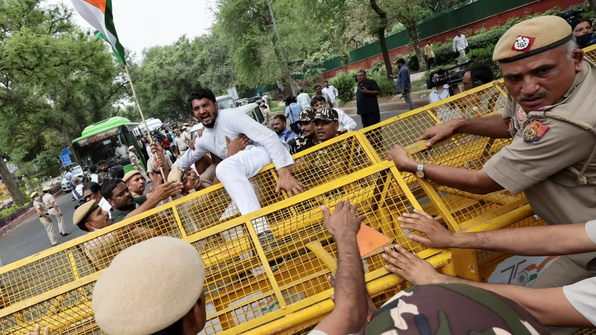 Police use water cannon against protesters in India’s Jharkhand VIDEO