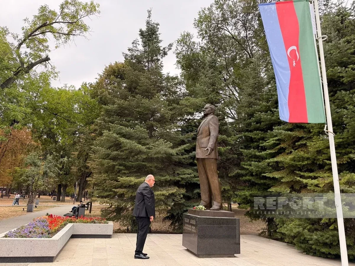 Azerbaijan’s new ambassador to Serbia visits memorials in Belgrade PHOTO