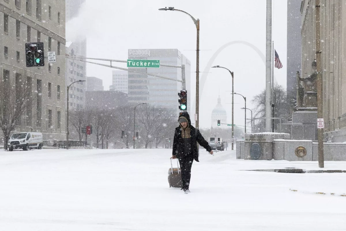 Winter storm leaves about 230,000 homes in US without power