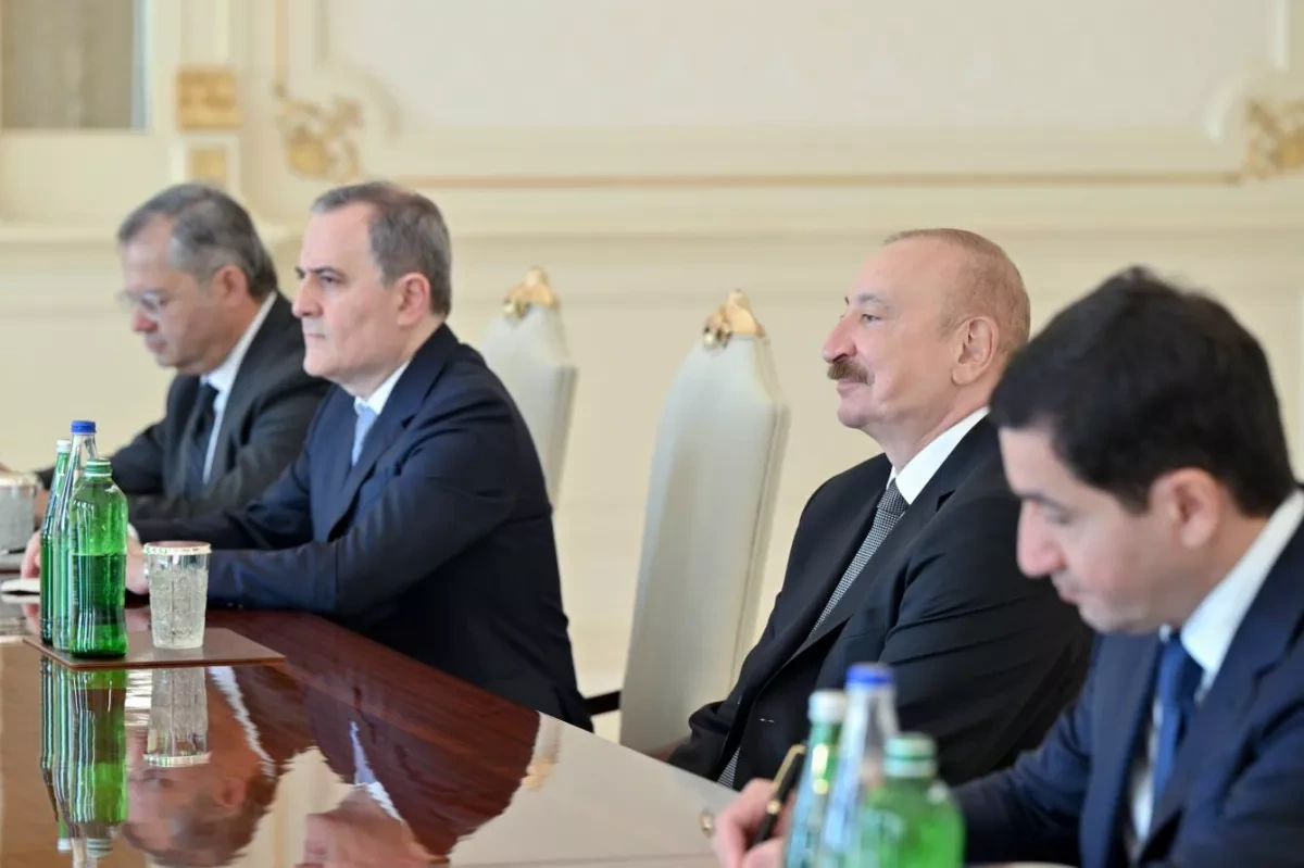 Azerbaijani president, US senator discuss Baku-Yerevan peace process PHOTO