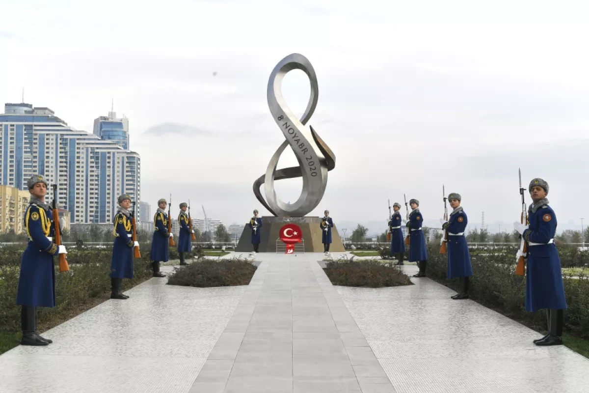 Türkiye's VP visits Victory Park, Alley of Honour in Baku PHOTO