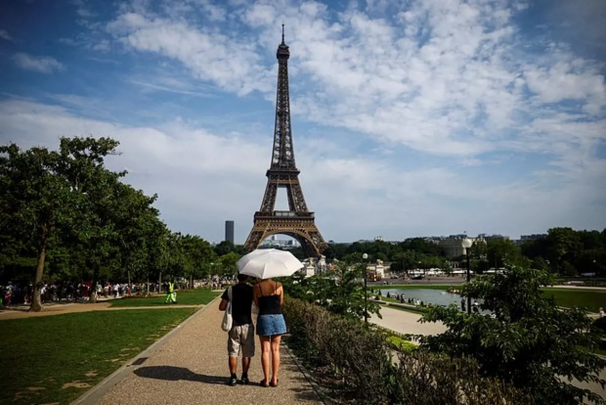 France's public debt surpasses €3.5 trillion for first time