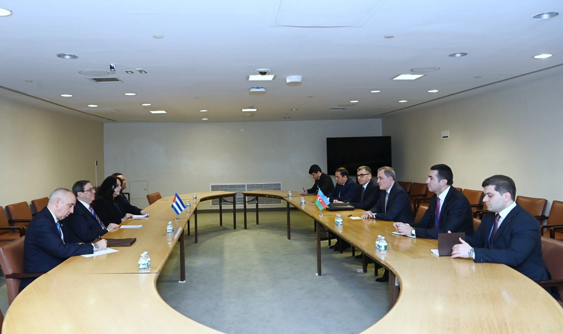 Azerbaijan and Cuba discuss expanding bilateral cooperation (PHOTO)