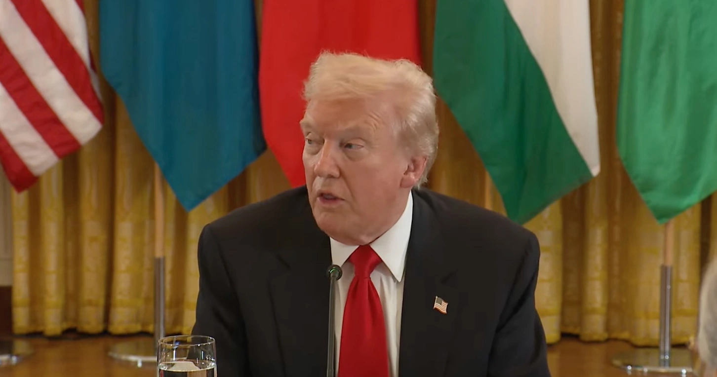 Trump calls on Iranian protesters to seize government institutions