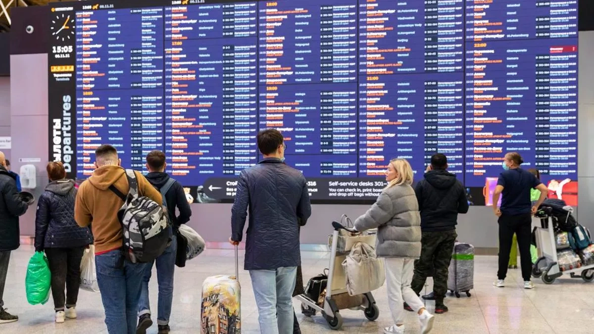 Moscow’s Sheremetyevo Airport hit by severe transport chaos video