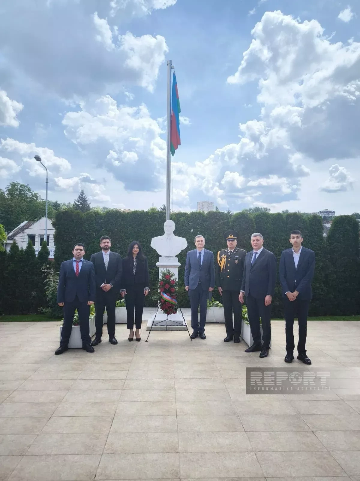 Azerbaijani embassy in Serbia pays tribute to Heydar Aliyev PHOTO